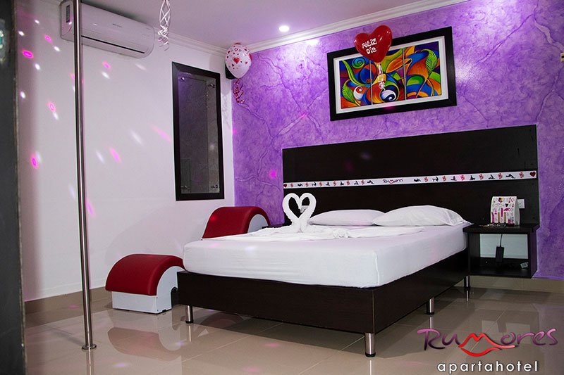 aparta hotel rumores..3